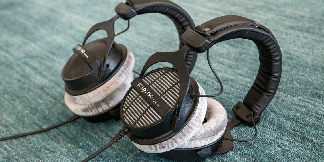 Headphone comparison open back versus closed back digitec