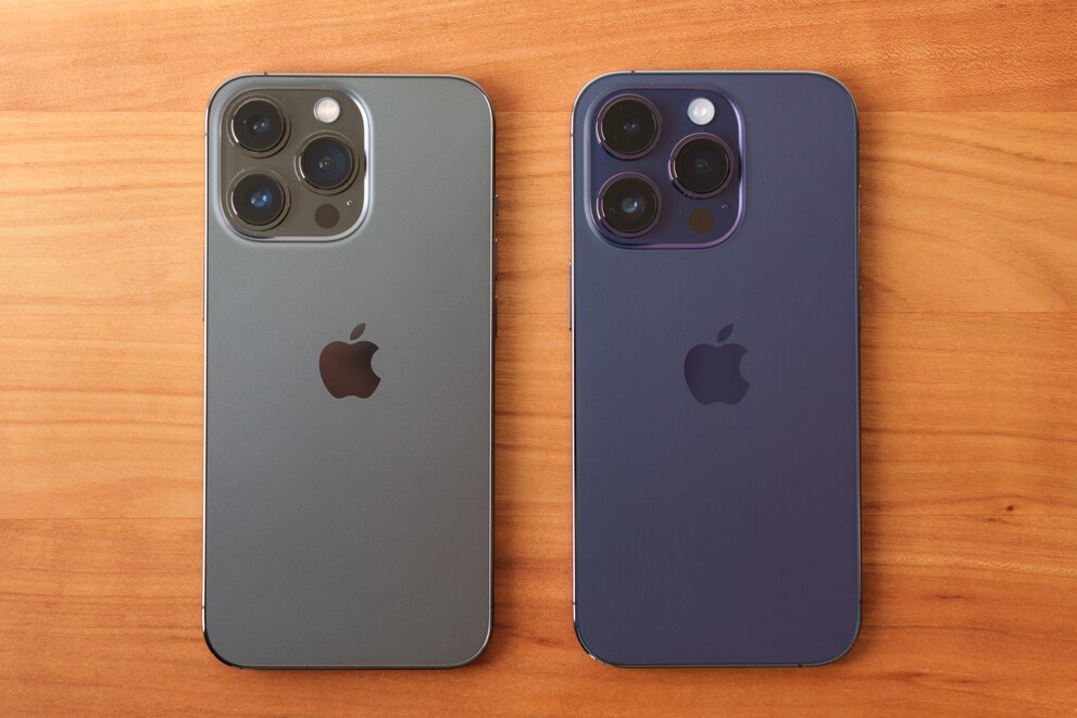 Se hai già un iPhone 13 Pro (a sinistra) e non devi per forza avere sempre l’ultimo apparecchio uscito, puoi tranquillamente saltare il modello di quest’anno.