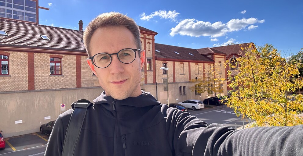 La fotocamera per i selfie dell’iPhone 14 Pro gestisce il controluce meglio...