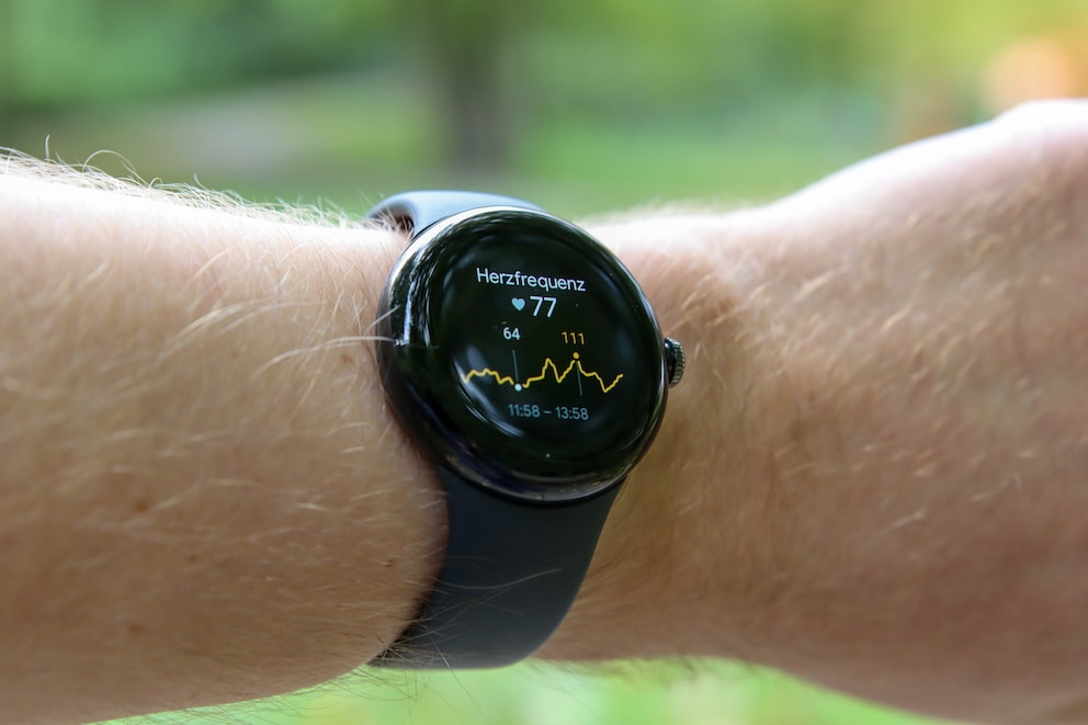 Pulsmessung mit der Pixel Watch.