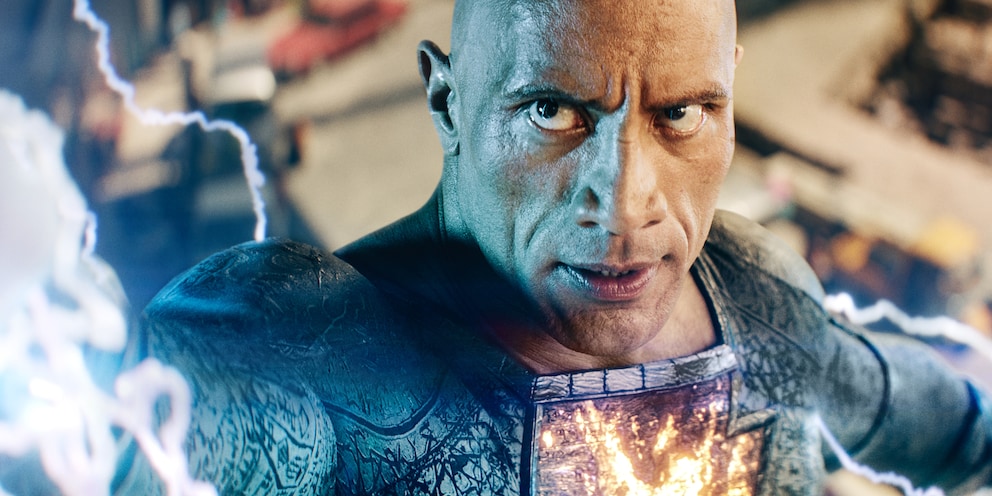 Pour Black Adam, pas l’ombre d’un dilemme moral, il aime trop massacrer les mercenaires pour ça. Pour Hollywood, c’est tout ce que ces derniers méritent.