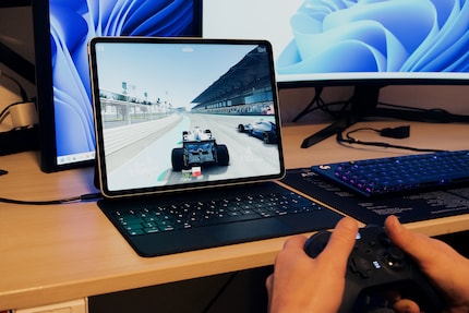 L'iPad Pro funziona anche per i giochi tramite Xbox Controller e GRID.