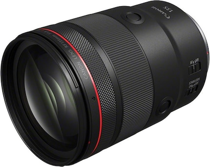 Das neue RF 135 mm ist lichtstärker, aber etwas schwerer als die alte EF-Version.