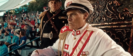 Il presidente svizzero e barone del formaggio Meili (Casper Van Dien) fornisce un sacco di svizzeritudine.