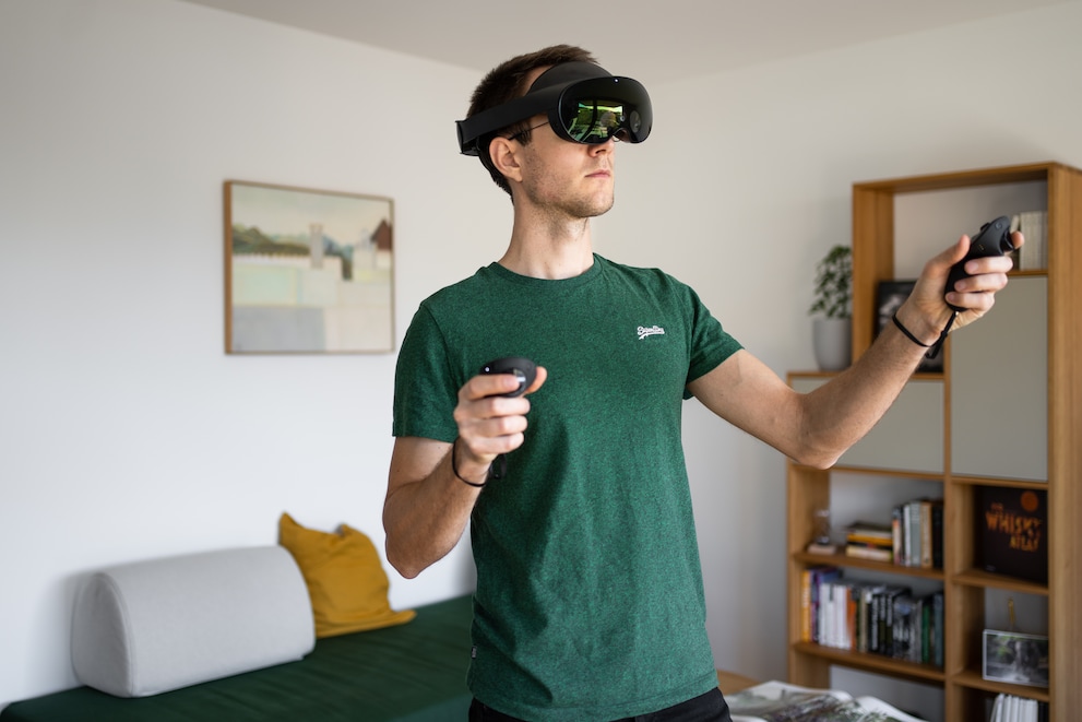 Le nouveau casque Quest Pro de Meta a un air futuriste avec son mode de réalité mixte.