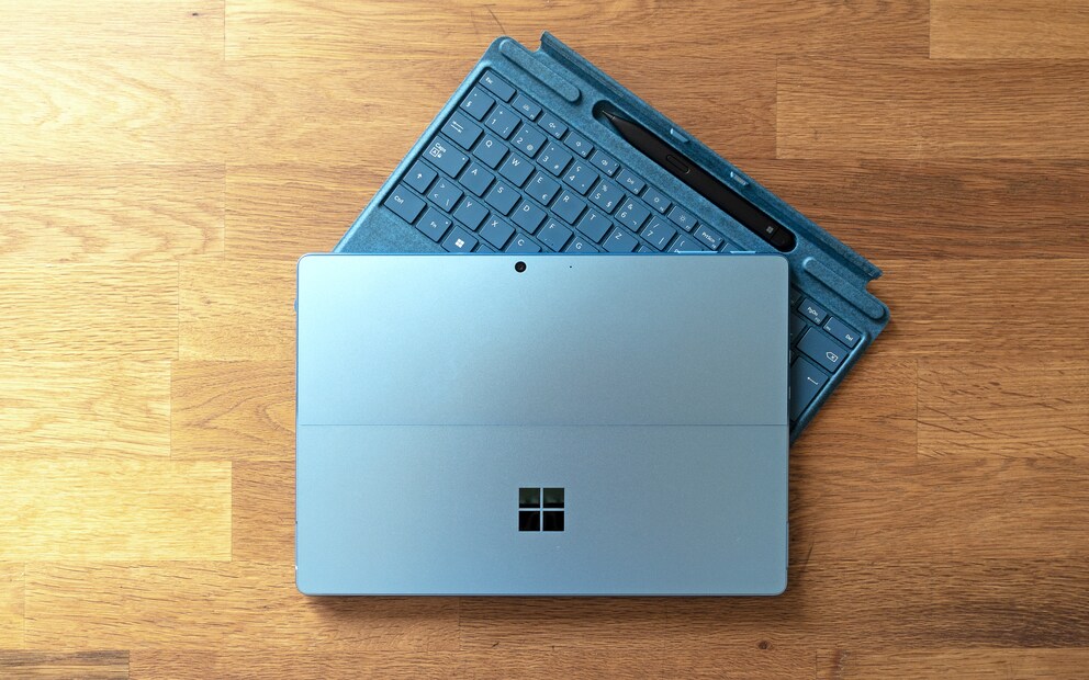 Le clavier et le stylet doivent être achetés séparément.