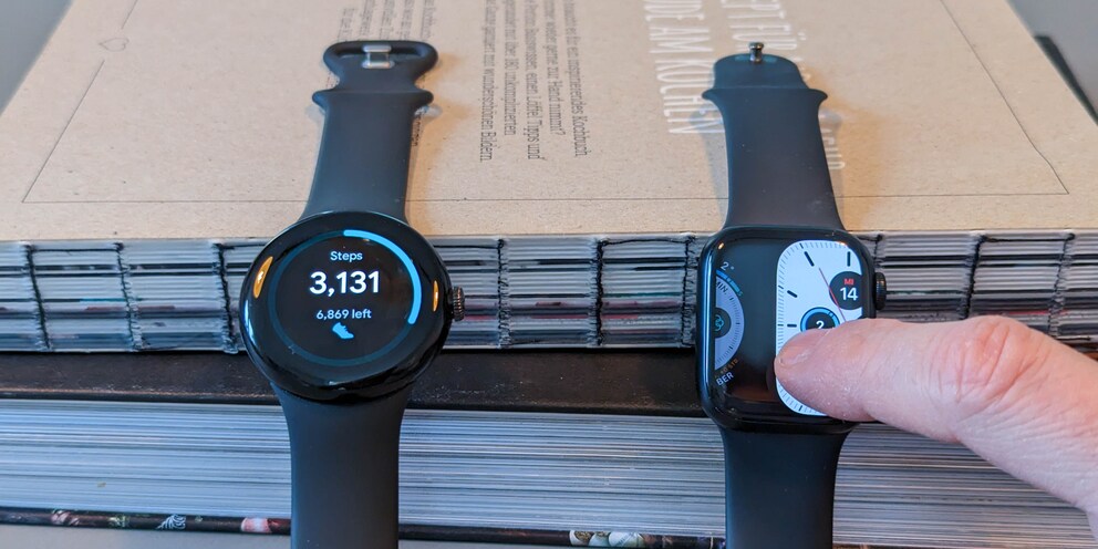 Die Tiles auf der Pixel Watch sind eindeutig nützlicher, als das schnelle Wechseln zwischen Watch Faces auf der Apple Watch.