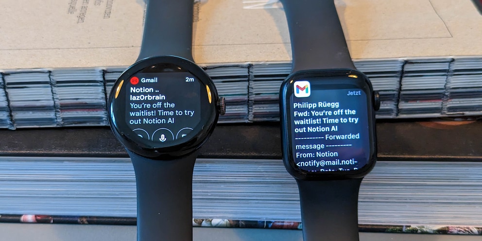 Das eckige Display der Apple Watch kann etwas mehr Text auf der gleichen Grösse darstellen.