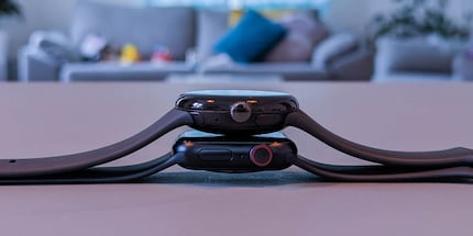 La corona consente anche di aprire la panoramica delle app.