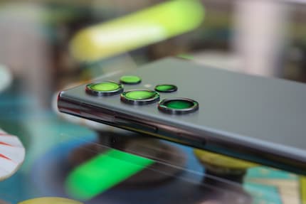 Les «yeux d'araignée» restent à l'arrière du Galaxy S23.