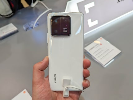 Le dos en céramique du Xiaomi 13 Pro.