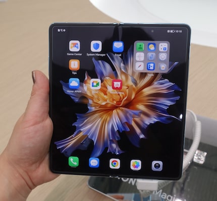Lo smartphone quando è aperto.