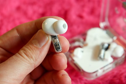 Les Nothing Ear (2) sont plus longues dans mes oreilles que dans mes mains.