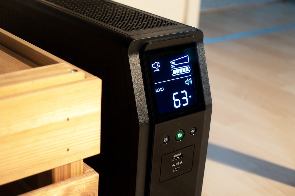 Il display fornisce informazioni luminose e belle grandi sullo stato attuale.