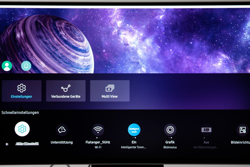 Der Odyssey OLED G8 hat eine moderne Smart-TV-Oberfläche, die ich aber umständlich finde.