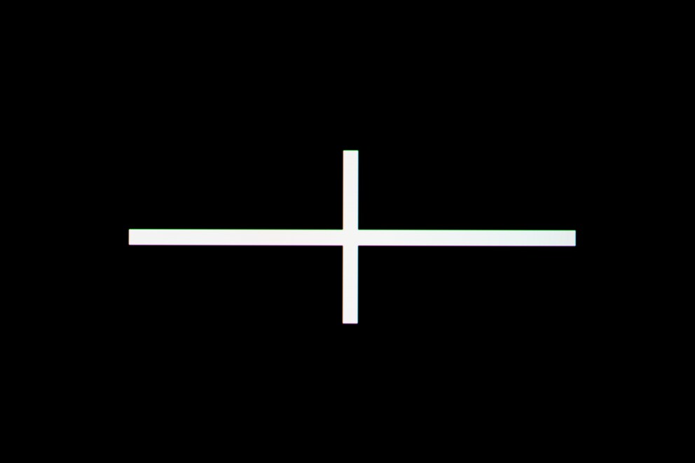 Selbst mit meinem Testbild (25-Prozent-Ausschnitt des Monitors) ist keinerlei Blooming erkennbar.