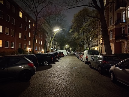 La modalità automatica fotografa bene la notte, ma è un po’ debole a livello di dettagli.