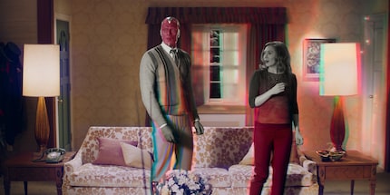 Dans « WandaVision », les spectateur·trice·s tentent de comprendre pourquoi nous sommes dans une sitcom.