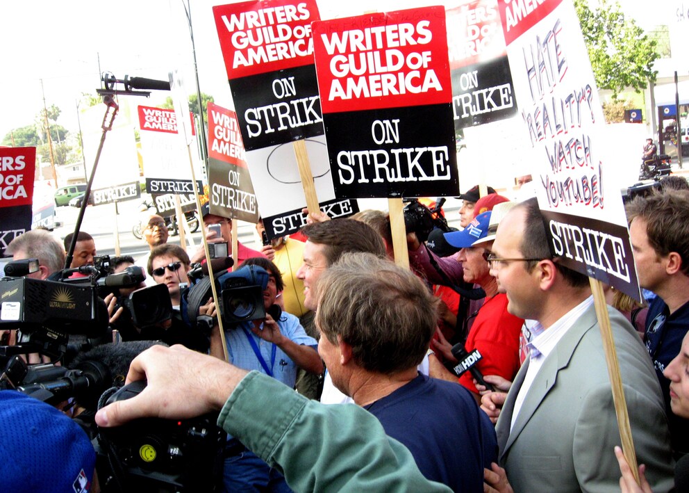 Autorinnen und Autoren beim Streik im Jahr 2007.