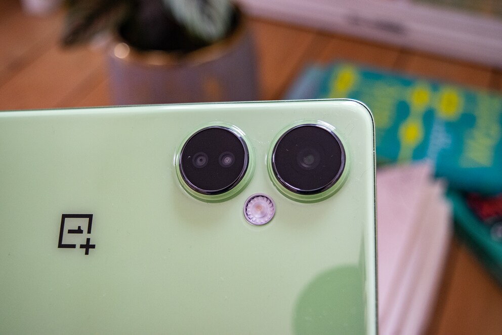 Die Kameras des OnePlus Nord CE 3 Lite 5G bilden ein sympathisches Gesicht.