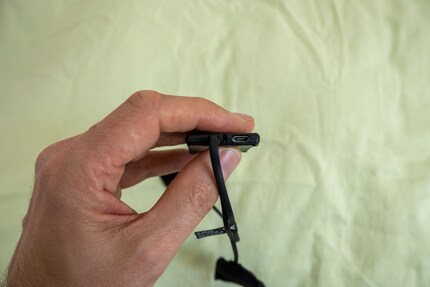 Pourquoi ? Pourquoi seulement un micro USB ? Cela devrait être interdit.