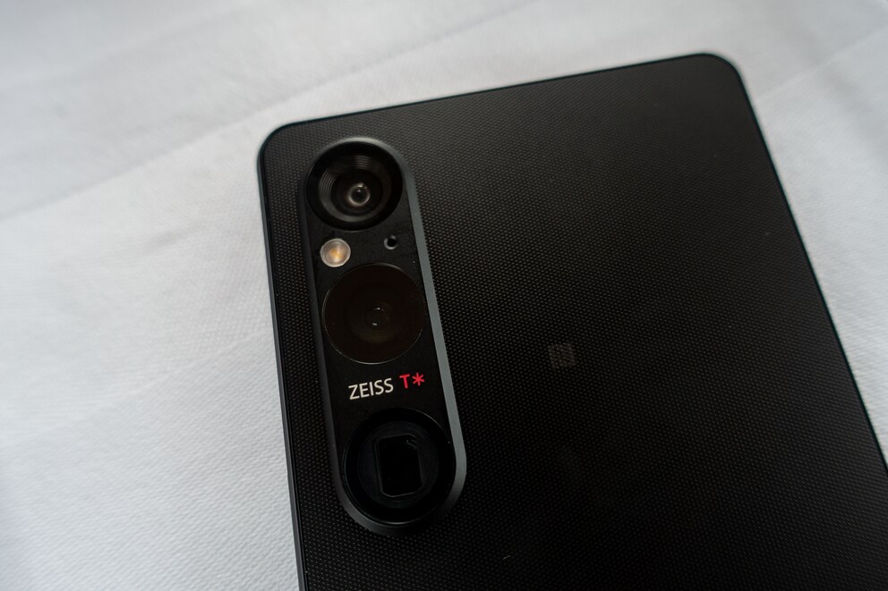 Im Kameramodul steckt sich ein für Smartphones neuer Bildsensor