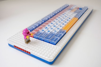 Poiché la tastiera Pixel è compatibile con i Lego, voglio prima realizzare un filmato in stop motion. Ma lo sforzo è eccessivo.
