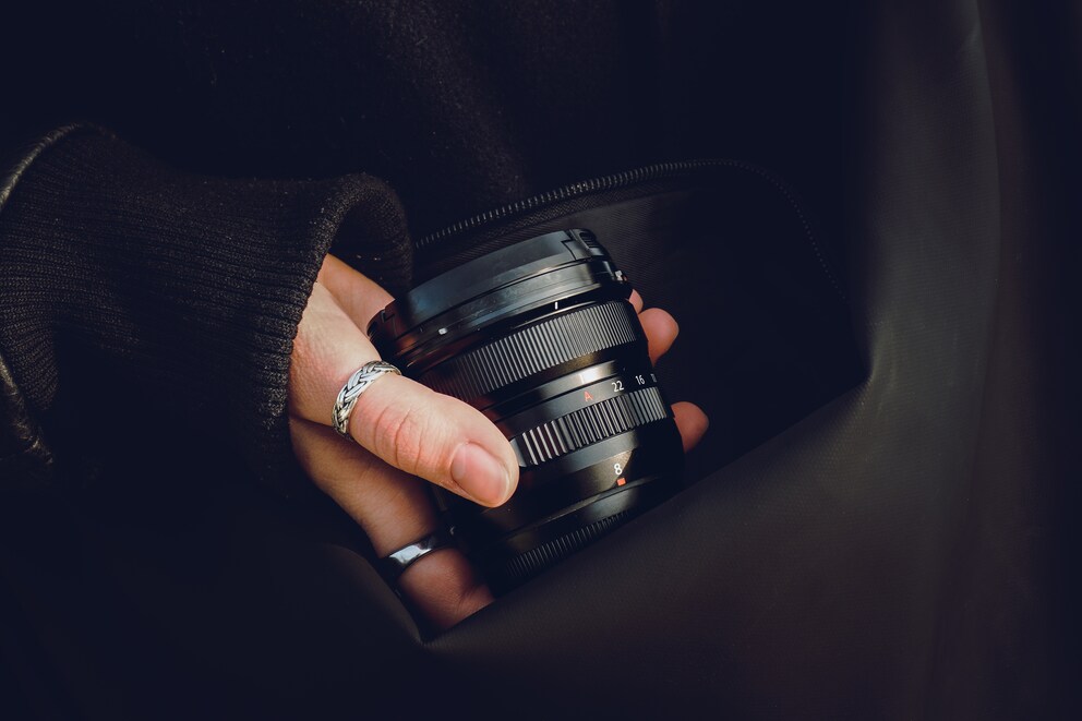 Das neue XF 8mm 3.5 R WR ist gemäss Fujifilm kompakt und trotzdem robust.