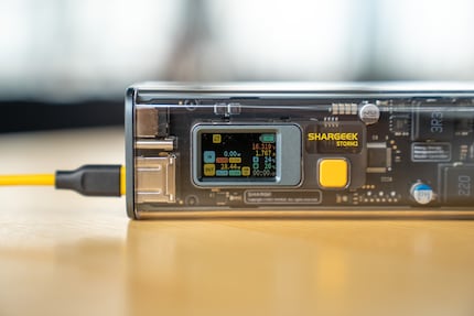 L'écran fournit des informations détaillées, jusqu'à la température de la batterie. 