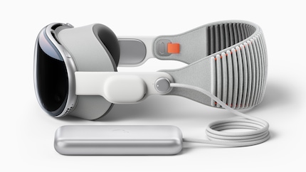 In order to keep the weight of the headset low, Apple has outsourced the battery