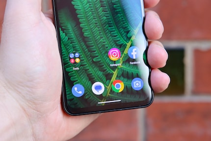 Bloatware von Drittanbietern bleibt mit drei Apps von Meta übersichtlich.