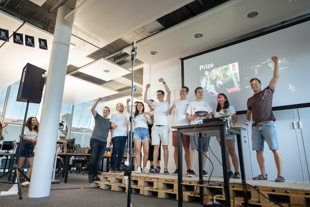 Grande gioia per il team vincitore del premio del pubblico.