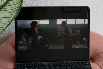 Watching movies is great, but the screen’s format creates quite the large black bands at the top and bottom.