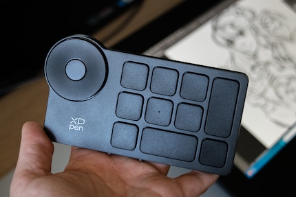 Il telecomando Shortcut si collega via Bluetooth o via cavo.