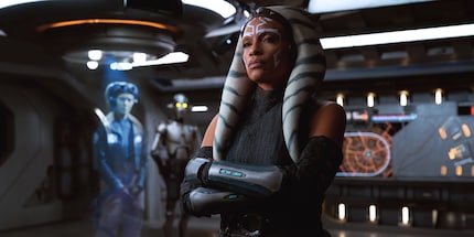 Note Rosario Dawson's posture: this could be a 1:1 Ahsoka from the animated series.