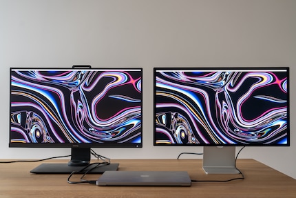 The difference between 4K as seen in the BenQ SW271 (left) and 5K like the Apple Studio Display (right) isn’t big in practice. Also, it’s almost irrelevant if you use non-native scaling.