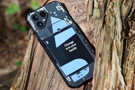 Das Fairphone 5 ohne Rückseite.