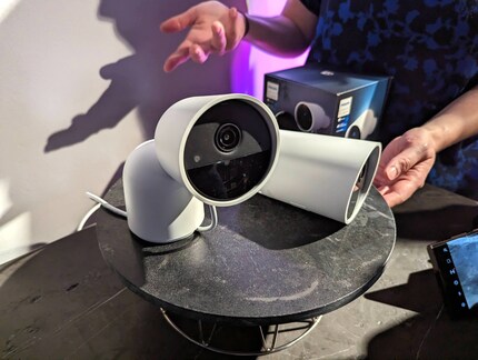 Les nouvelles caméras de Philips Hue sont disponibles en noir et en blanc.