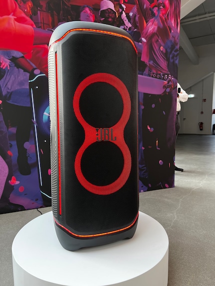 La Partybox Ultimate è un pezzo potente e pesa circa 40 chili