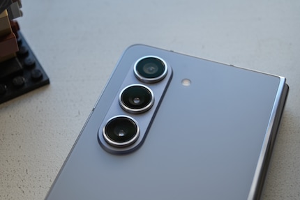 L’agencement des appareils photo est simple, les uns en dessous des autres.