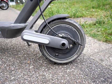 The Xiaomi 4 Ultra has really good front and rear suspension.
