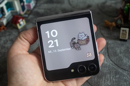 Sur l’écran AMOLED extérieur, je vois tout en grand maintenant.