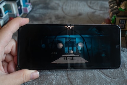 Lorsque je regarde Netflix, le pli au milieu me dérange. Je pense que je devrais regarder « One Piece » ailleurs.