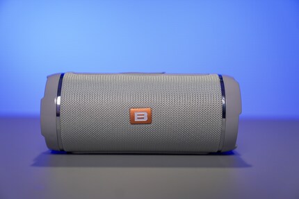 Malgré son prix abordable, le Blow BT460 se connecte rapidement et de manière stable à votre téléphone portable.