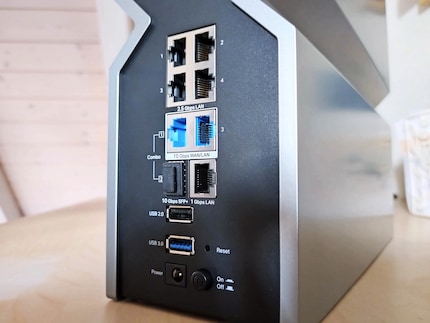 The router offers network connections for 10 Gigabit, 2.5 Gigabit and Gigabit LAN.