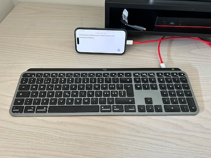 Pour taper plus vite, vous pouvez connecter un clavier directement à l’iPhone.