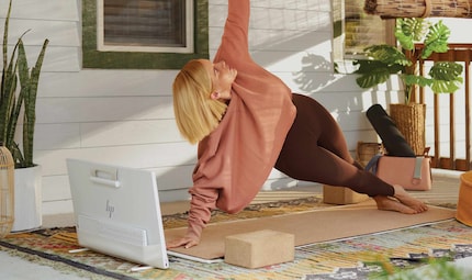 Ecco come HP immagina lo yoga davanti all'Envy Move.