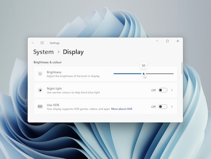 Il cursore della luminosità di Windows mostra solo il valore da 0 a 100 senza il segno percentuale. Nella documentazione, tuttavia, Microsoft parla esplicitamente di percentuali.
