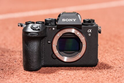 La Sony Alpha 9 III è dotata di un sensore impilato con global shutter.