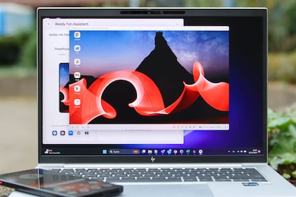Lorsque vous ne disposez que d'un seul écran, l'appareil mobile prend tout son sens. La souris et le clavier peuvent être couplés en Bluetooth avec le smartphone.